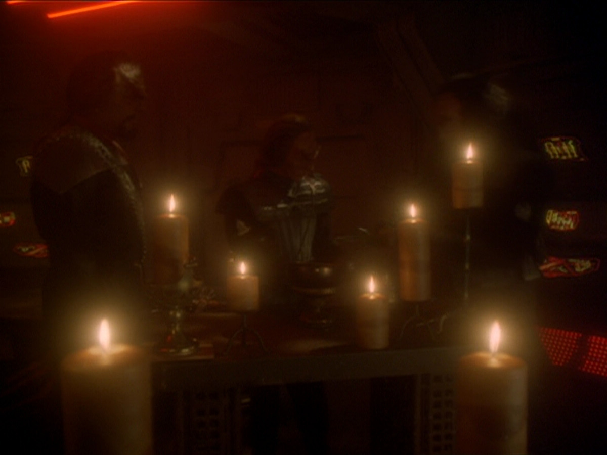 extant_StarTrek_DS9_6x03-SonsAndDaughters_03607.jpg