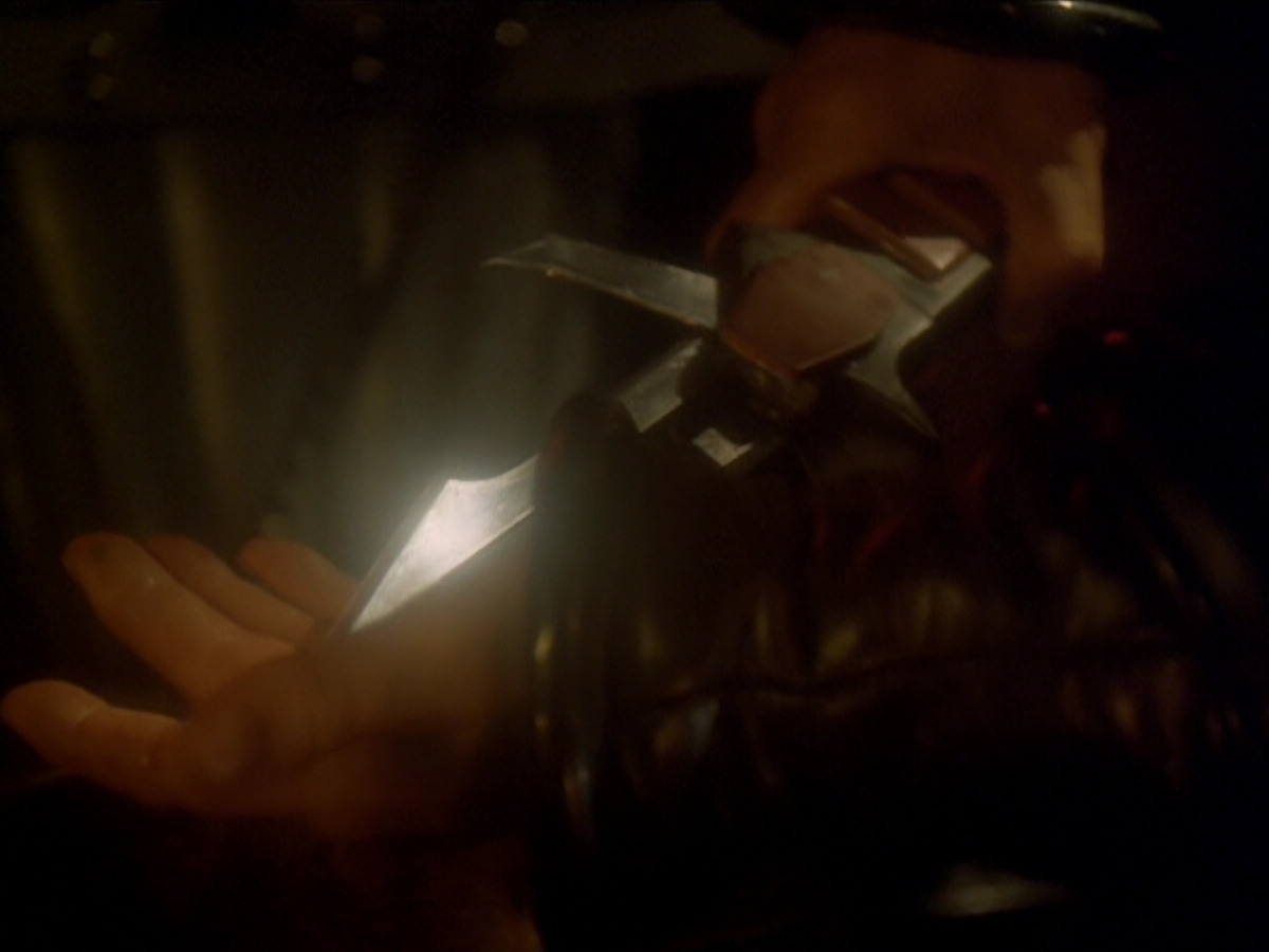 extant_StarTrek_DS9_6x03-SonsAndDaughters_03612.jpg