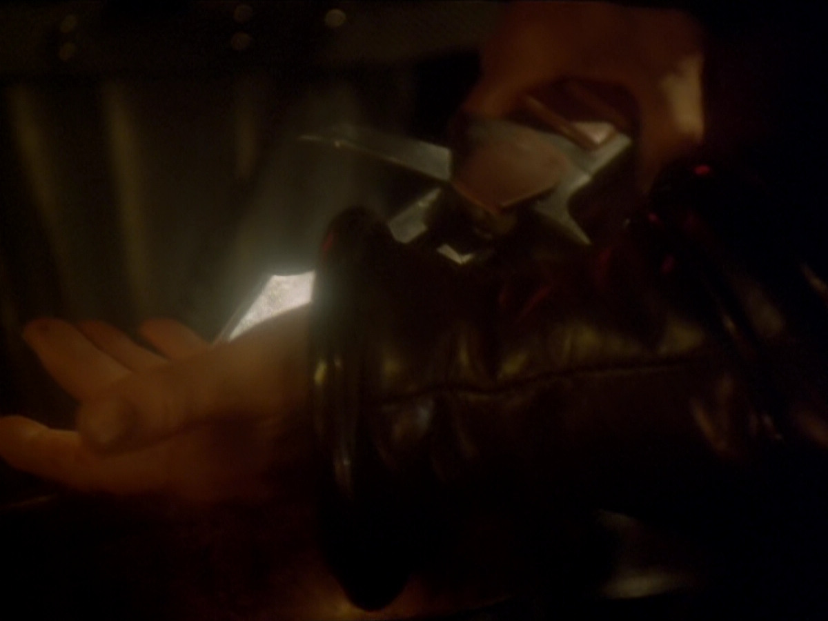 extant_StarTrek_DS9_6x03-SonsAndDaughters_03613.jpg