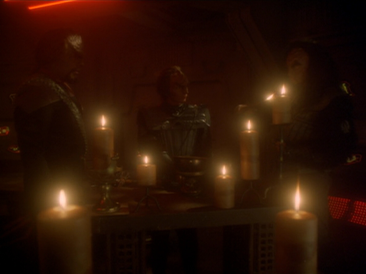 extant_StarTrek_DS9_6x03-SonsAndDaughters_03629.jpg