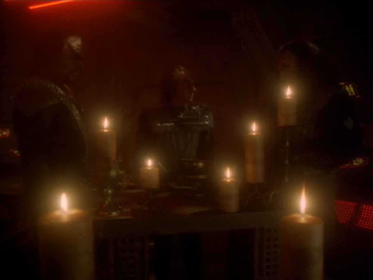 extant_StarTrek_DS9_6x03-SonsAndDaughters_03643.jpg