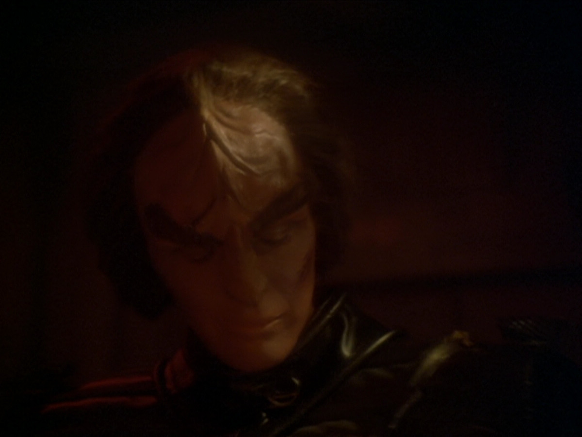 extant_StarTrek_DS9_6x03-SonsAndDaughters_03663.jpg