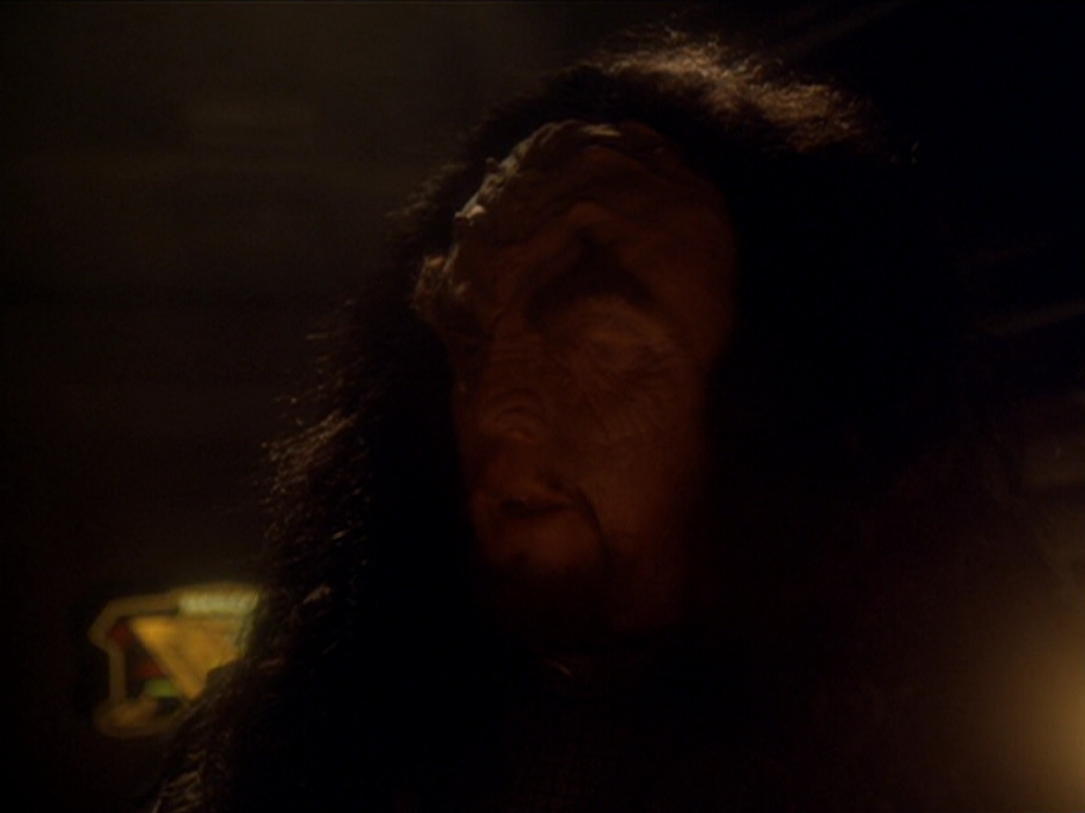 extant_StarTrek_DS9_6x03-SonsAndDaughters_03676.jpg