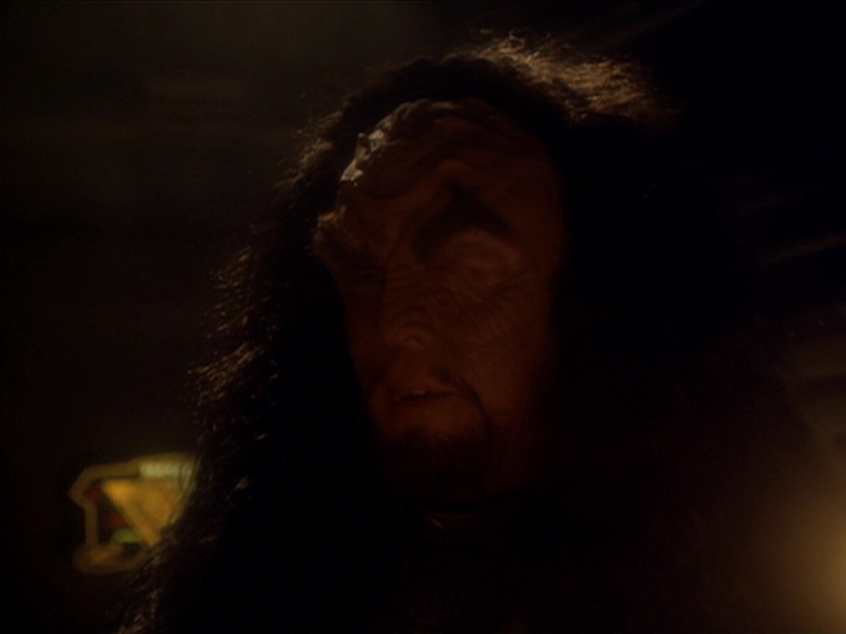 extant_StarTrek_DS9_6x03-SonsAndDaughters_03678.jpg