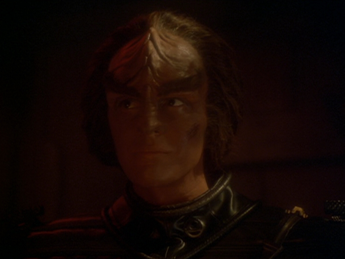 extant_StarTrek_DS9_6x03-SonsAndDaughters_03689.jpg
