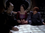 extant_StarTrek_DS9_6x03-SonsAndDaughters_01895.jpg