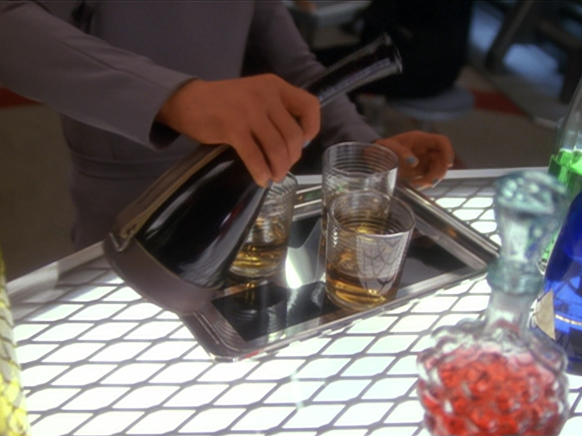 extant_StarTrek_DS9_6x04-BehindTheLines_00020.jpg