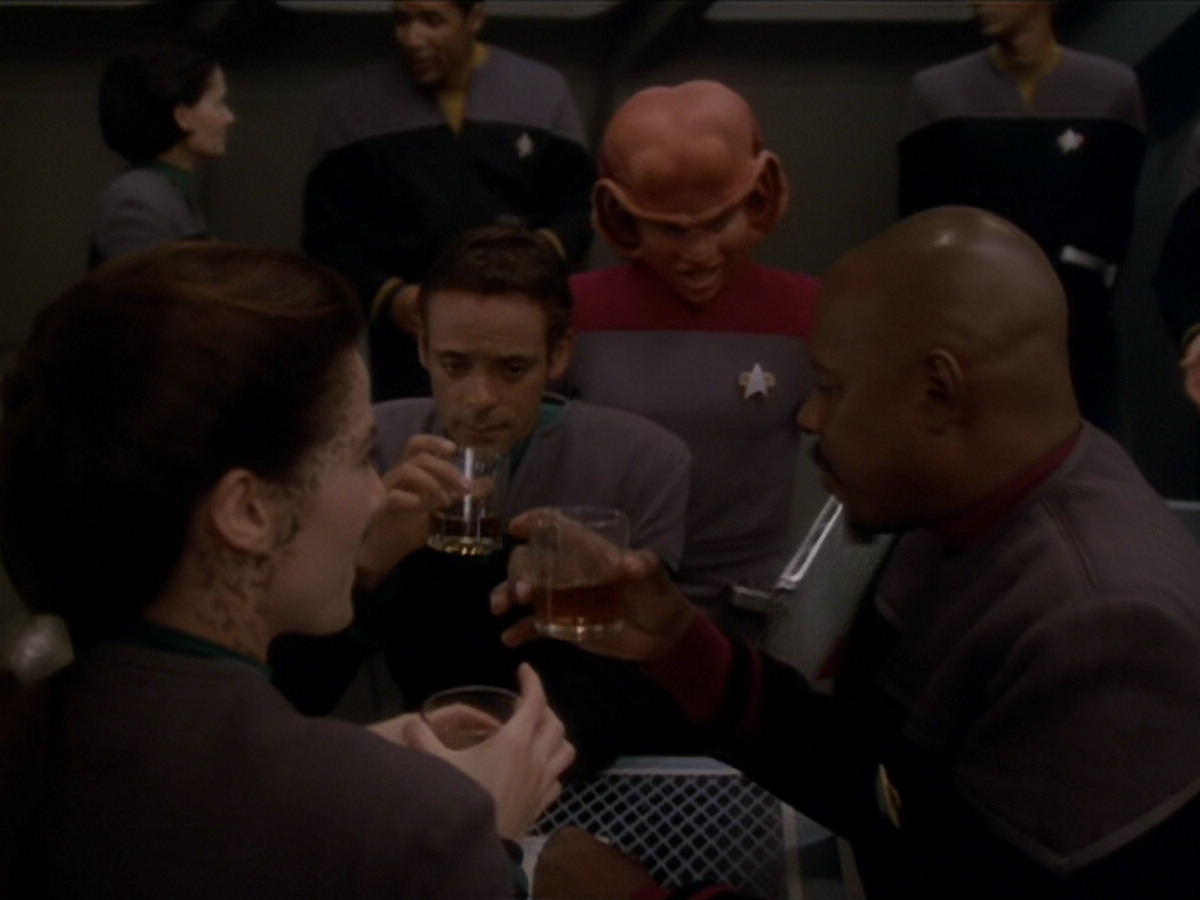 extant_StarTrek_DS9_6x04-BehindTheLines_00036.jpg