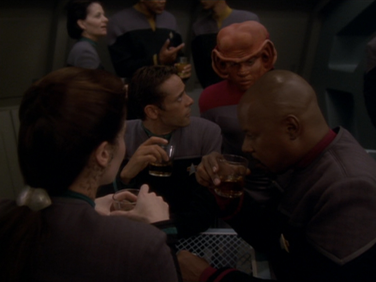 extant_StarTrek_DS9_6x04-BehindTheLines_00041.jpg