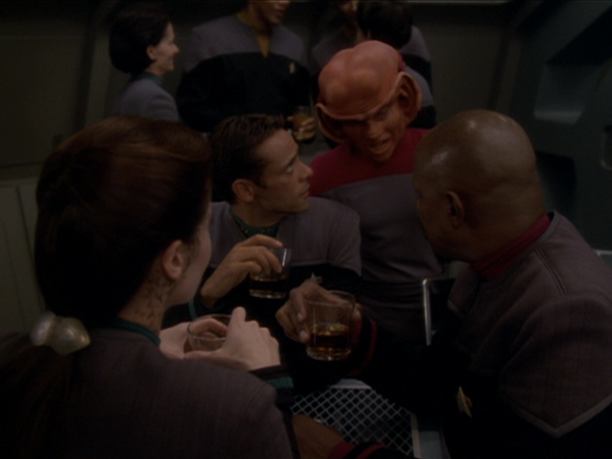 extant_StarTrek_DS9_6x04-BehindTheLines_00046.jpg