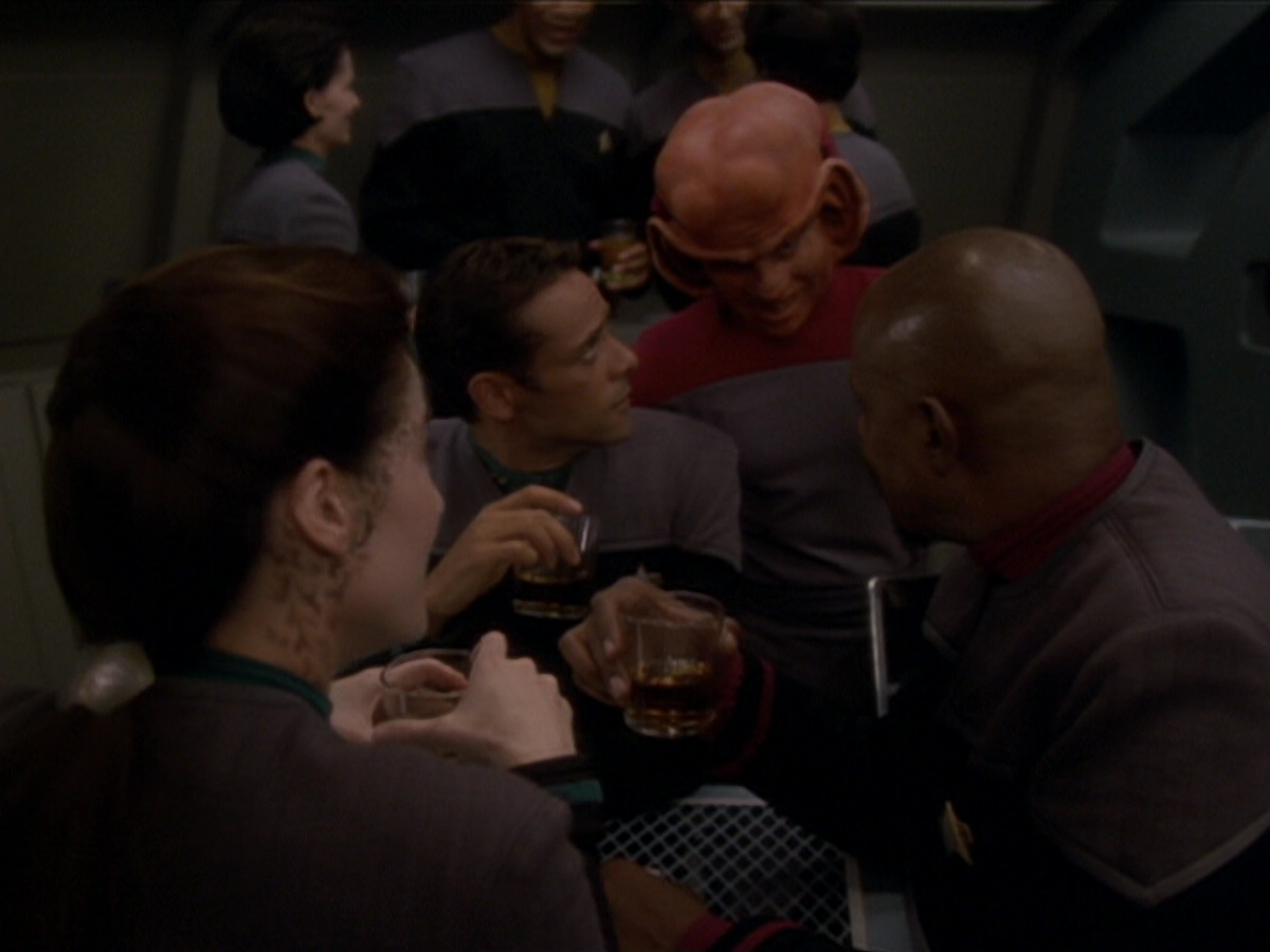 extant_StarTrek_DS9_6x04-BehindTheLines_00047.jpg