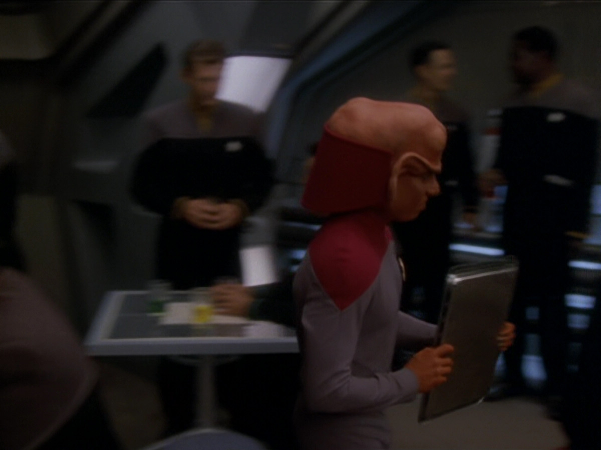 extant_StarTrek_DS9_6x04-BehindTheLines_00051.jpg