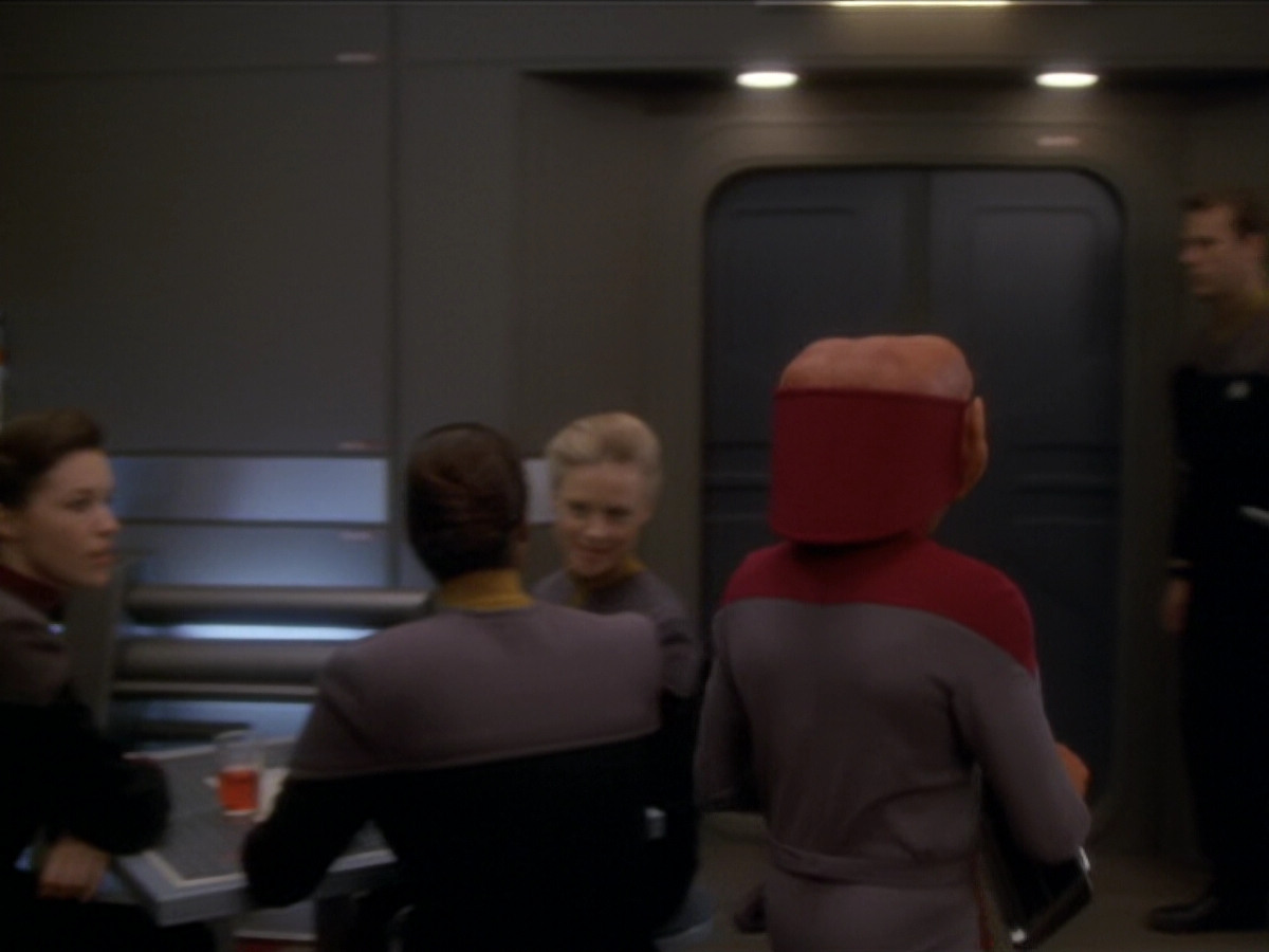 extant_StarTrek_DS9_6x04-BehindTheLines_00053.jpg