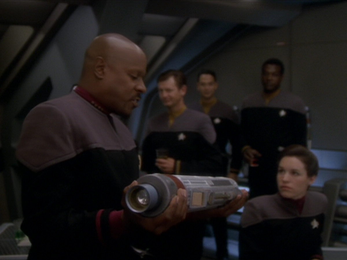 extant_StarTrek_DS9_6x04-BehindTheLines_00086.jpg