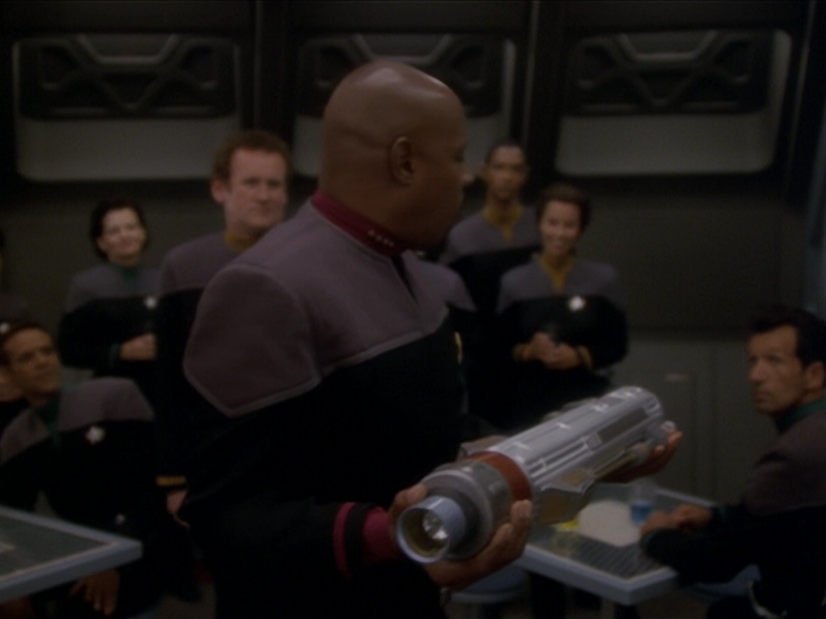 extant_StarTrek_DS9_6x04-BehindTheLines_00097.jpg