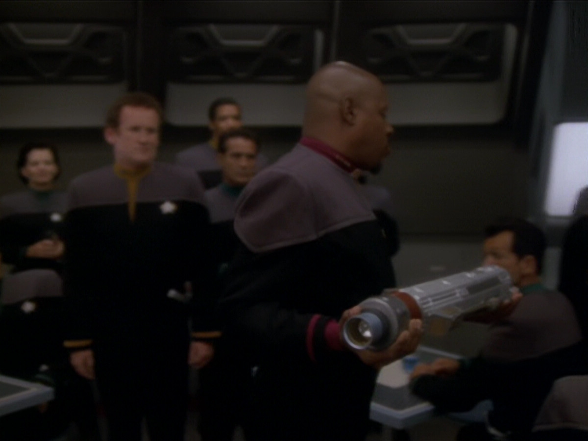 extant_StarTrek_DS9_6x04-BehindTheLines_00098.jpg