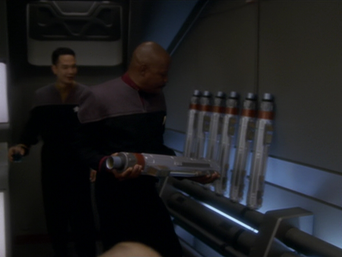extant_StarTrek_DS9_6x04-BehindTheLines_00102.jpg