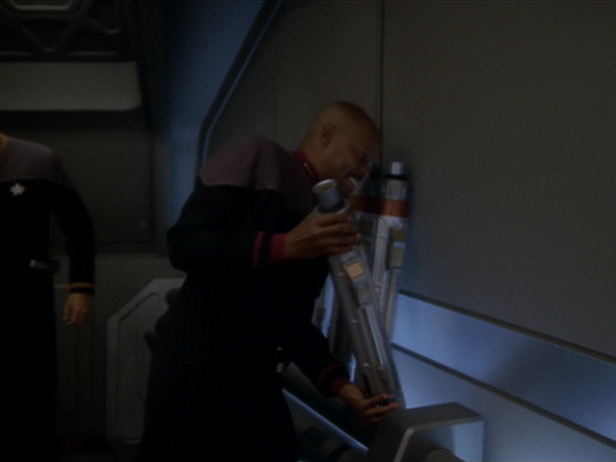 extant_StarTrek_DS9_6x04-BehindTheLines_00104.jpg