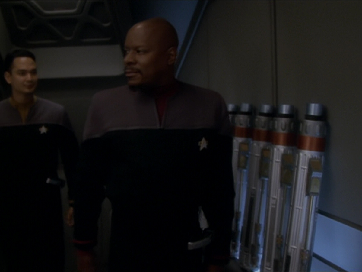 extant_StarTrek_DS9_6x04-BehindTheLines_00108.jpg