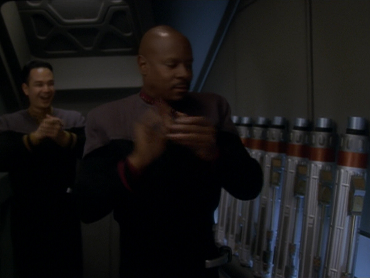 extant_StarTrek_DS9_6x04-BehindTheLines_00111.jpg