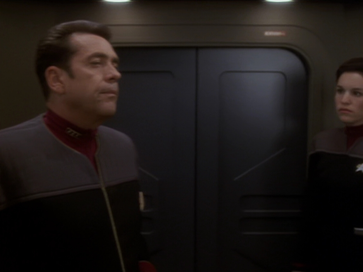 extant_StarTrek_DS9_6x04-BehindTheLines_00123.jpg