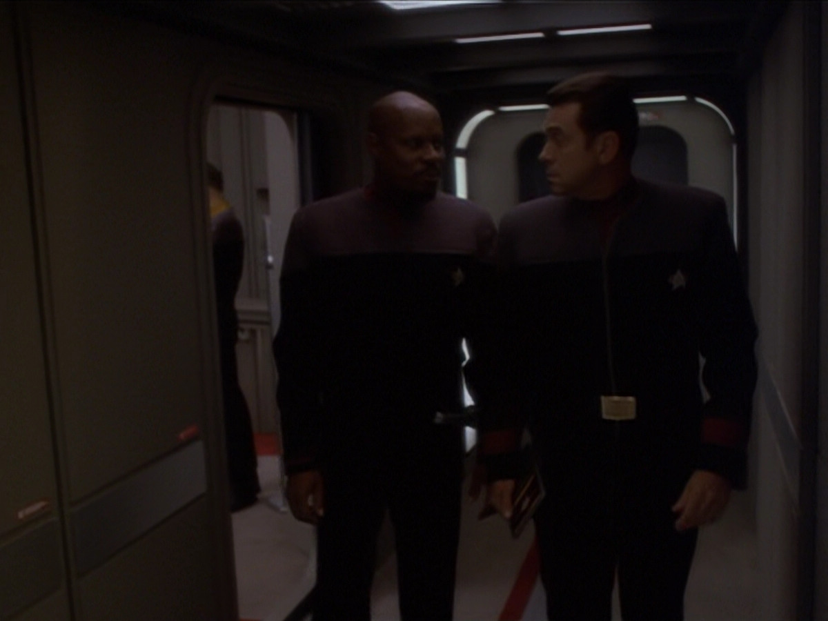 extant_StarTrek_DS9_6x04-BehindTheLines_00136.jpg