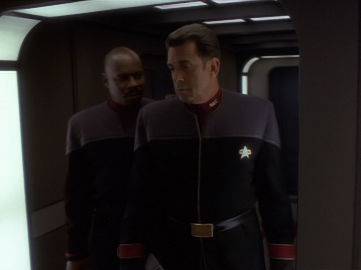 extant_StarTrek_DS9_6x04-BehindTheLines_00139.jpg
