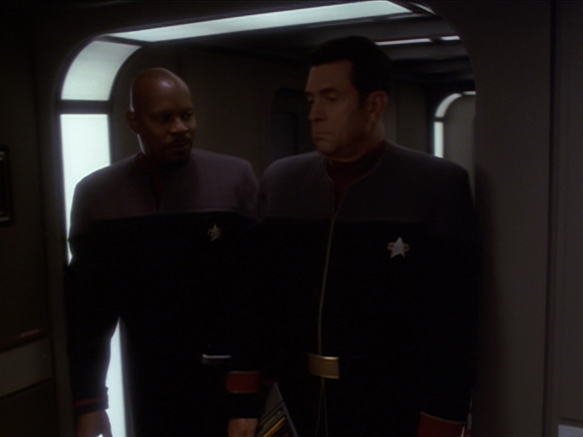 extant_StarTrek_DS9_6x04-BehindTheLines_00140.jpg