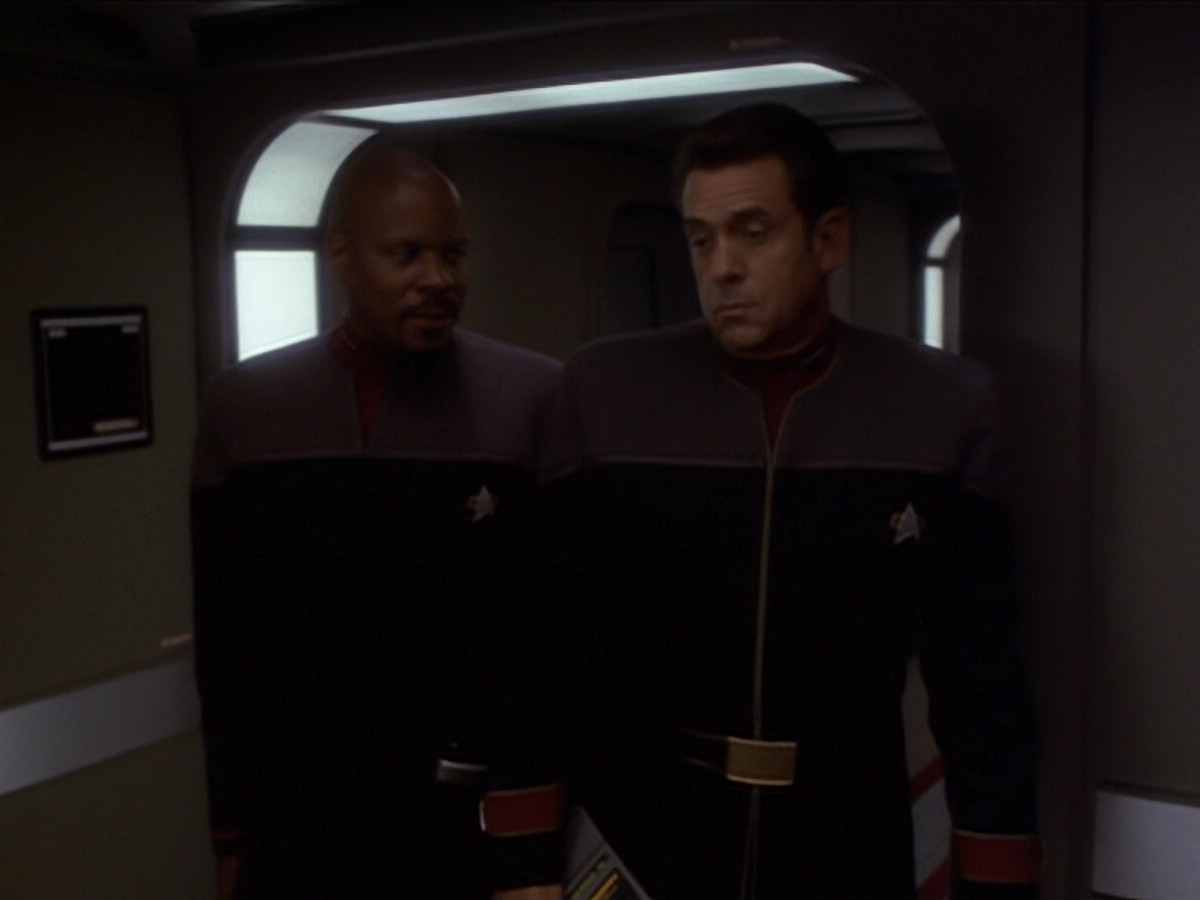 extant_StarTrek_DS9_6x04-BehindTheLines_00141.jpg
