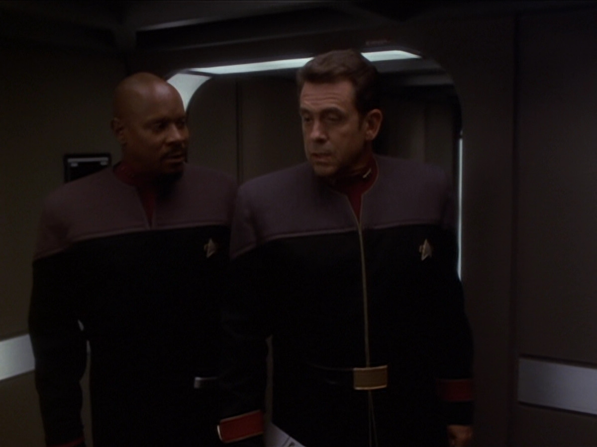 extant_StarTrek_DS9_6x04-BehindTheLines_00142.jpg