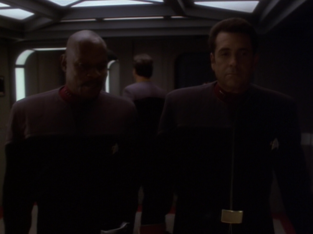 extant_StarTrek_DS9_6x04-BehindTheLines_00148.jpg