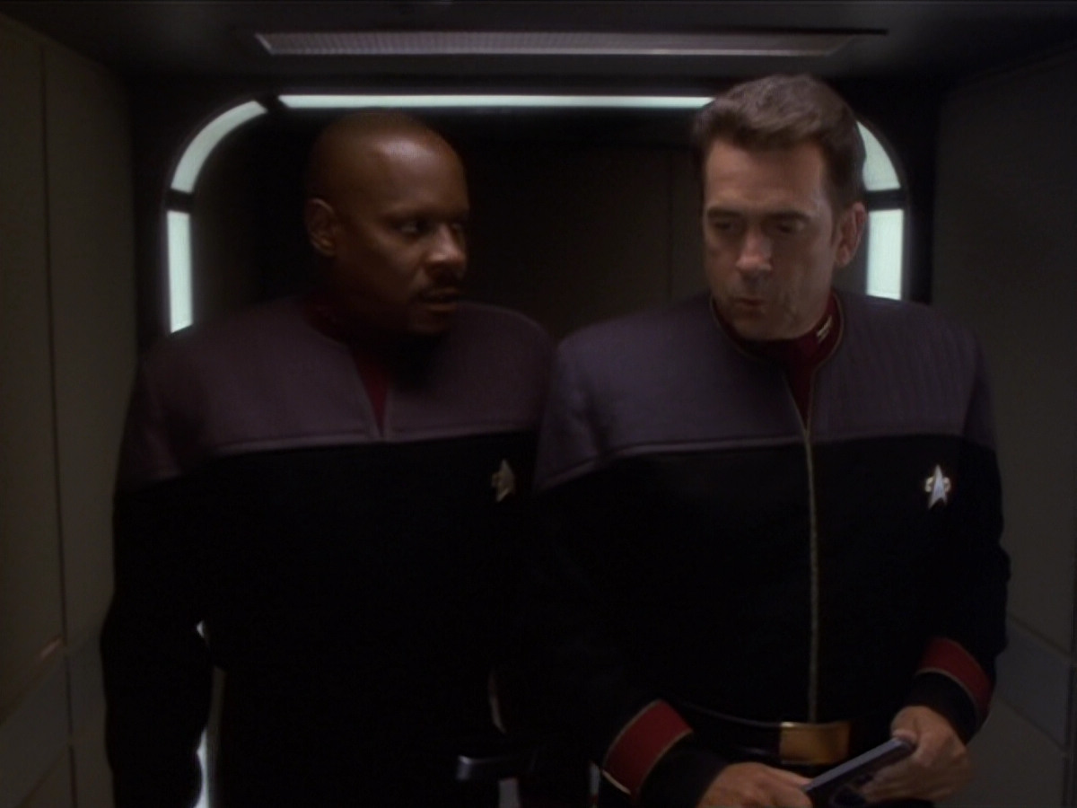 extant_StarTrek_DS9_6x04-BehindTheLines_00161.jpg