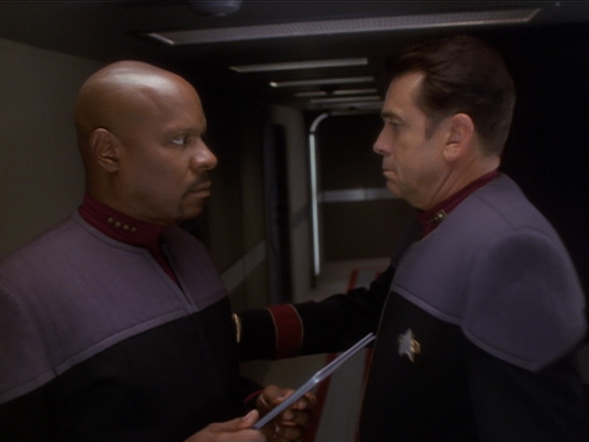 extant_StarTrek_DS9_6x04-BehindTheLines_00226.jpg