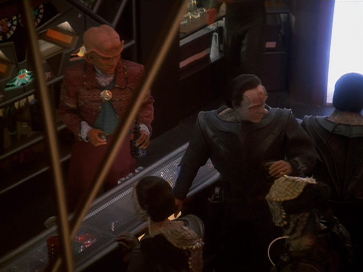 extant_StarTrek_DS9_6x04-BehindTheLines_00280.jpg
