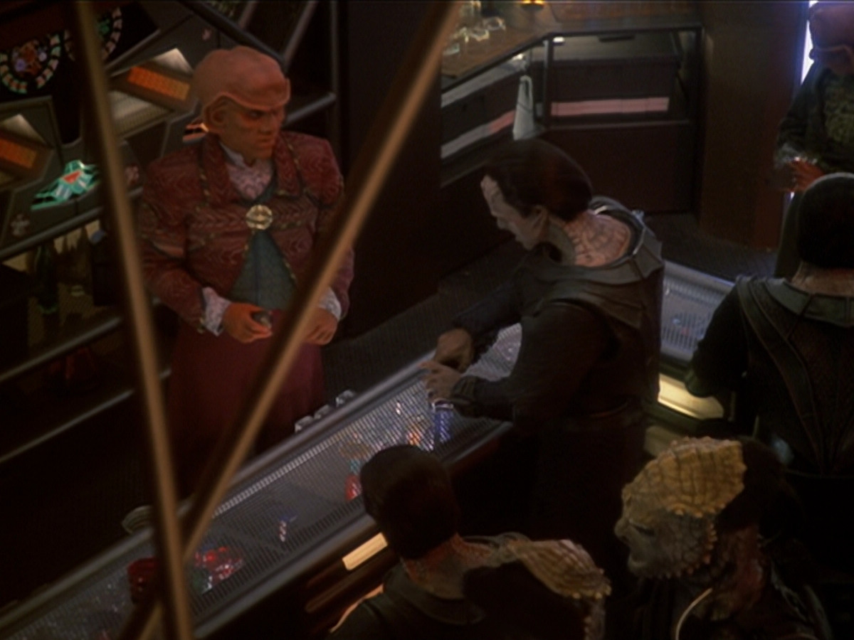 extant_StarTrek_DS9_6x04-BehindTheLines_00298.jpg