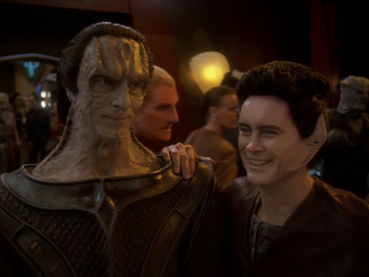 extant_StarTrek_DS9_6x04-BehindTheLines_00631.jpg