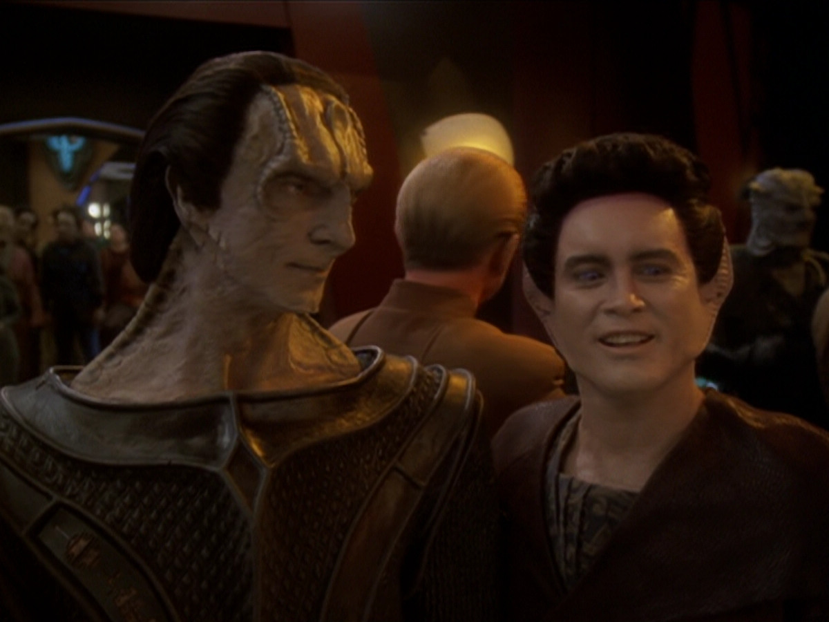 extant_StarTrek_DS9_6x04-BehindTheLines_00637.jpg