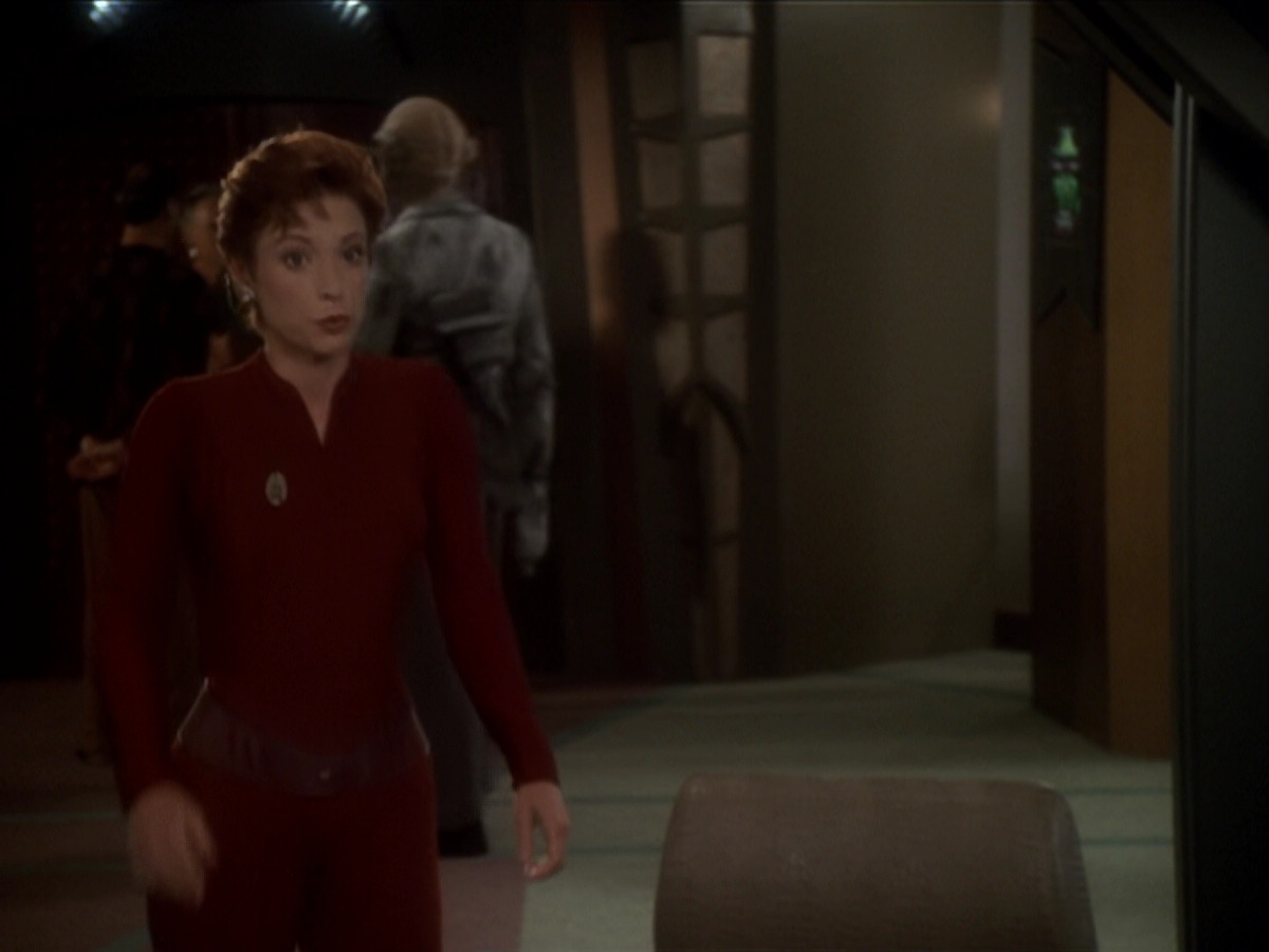 extant_StarTrek_DS9_6x04-BehindTheLines_00790.jpg