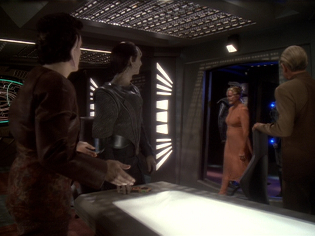 extant_StarTrek_DS9_6x04-BehindTheLines_01283.jpg