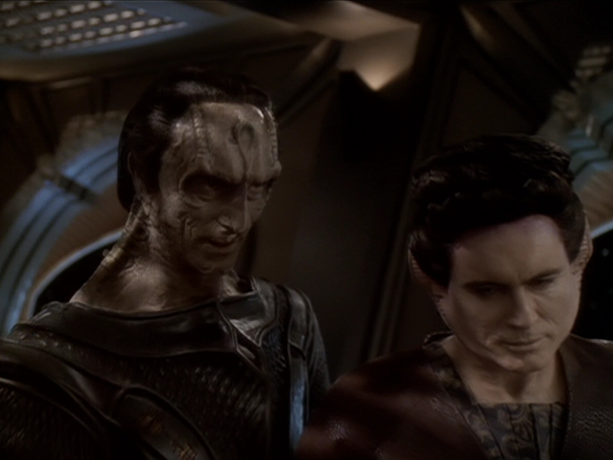 extant_StarTrek_DS9_6x04-BehindTheLines_01306.jpg