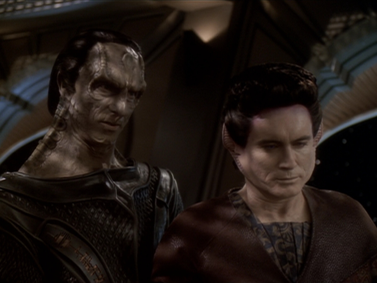 extant_StarTrek_DS9_6x04-BehindTheLines_01317.jpg