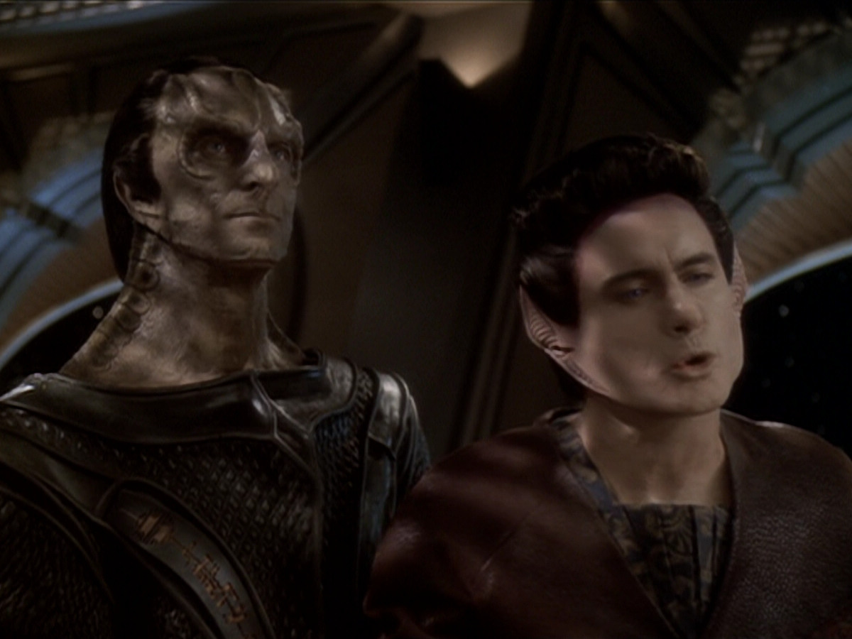 extant_StarTrek_DS9_6x04-BehindTheLines_01338.jpg