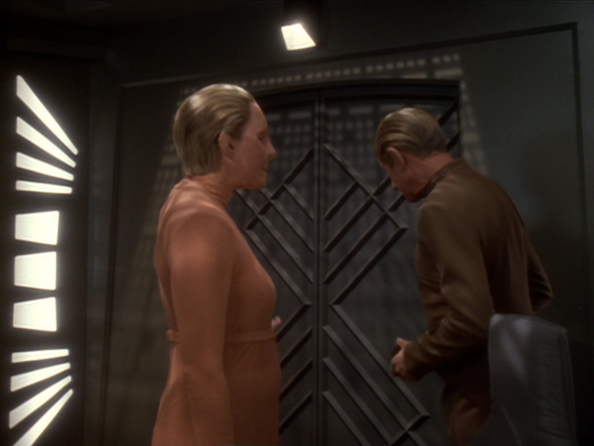extant_StarTrek_DS9_6x04-BehindTheLines_01417.jpg