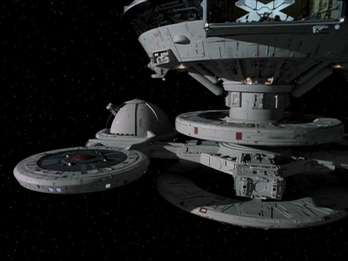 extant_StarTrek_DS9_6x04-BehindTheLines_02733.jpg