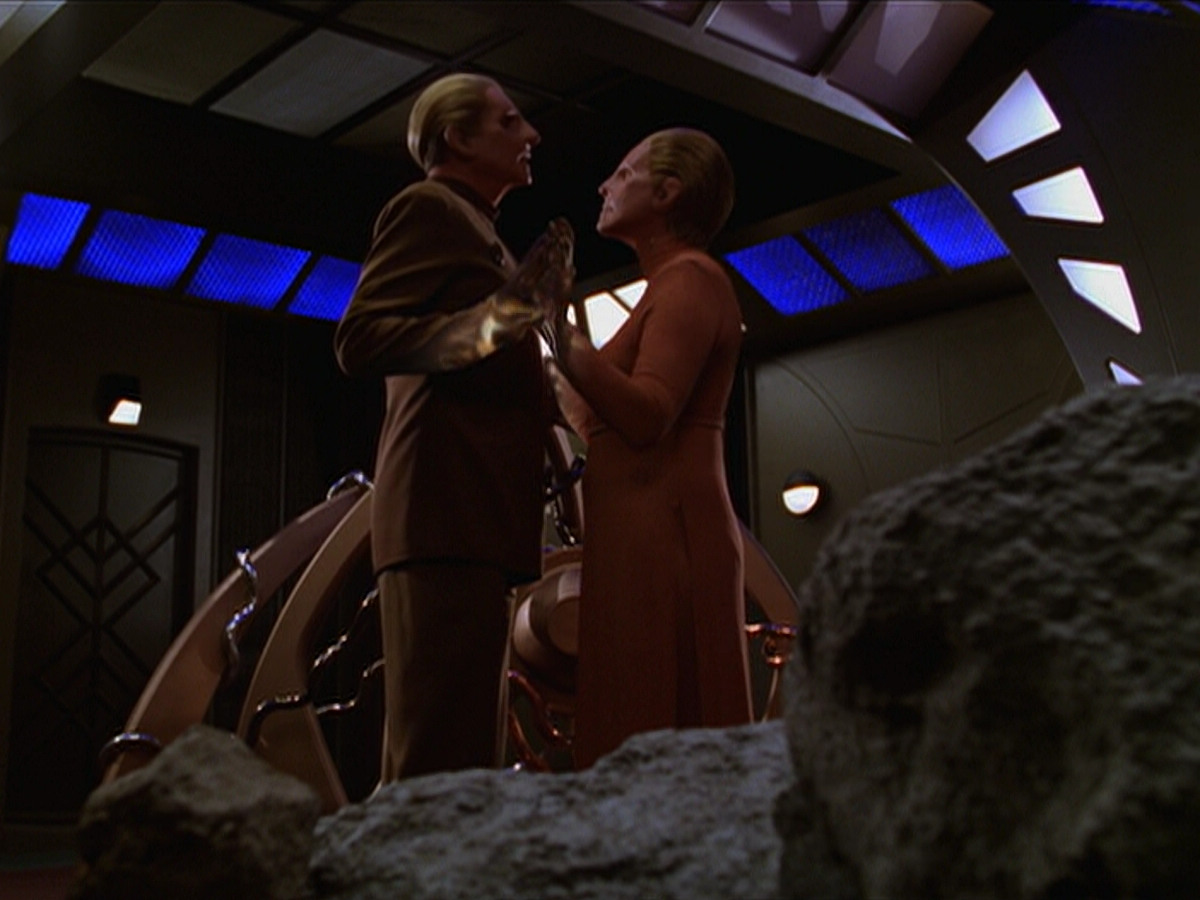 extant_StarTrek_DS9_6x04-BehindTheLines_03302.jpg