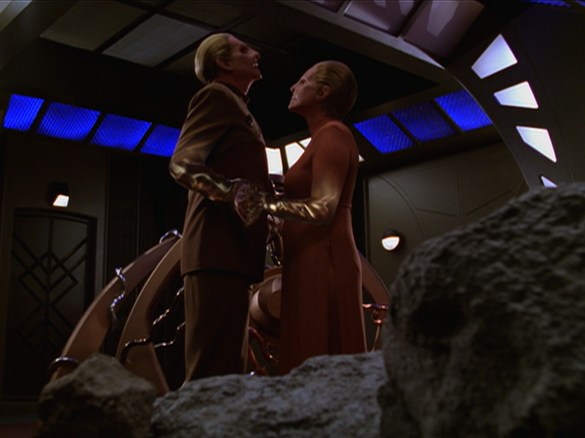 extant_StarTrek_DS9_6x04-BehindTheLines_03305.jpg