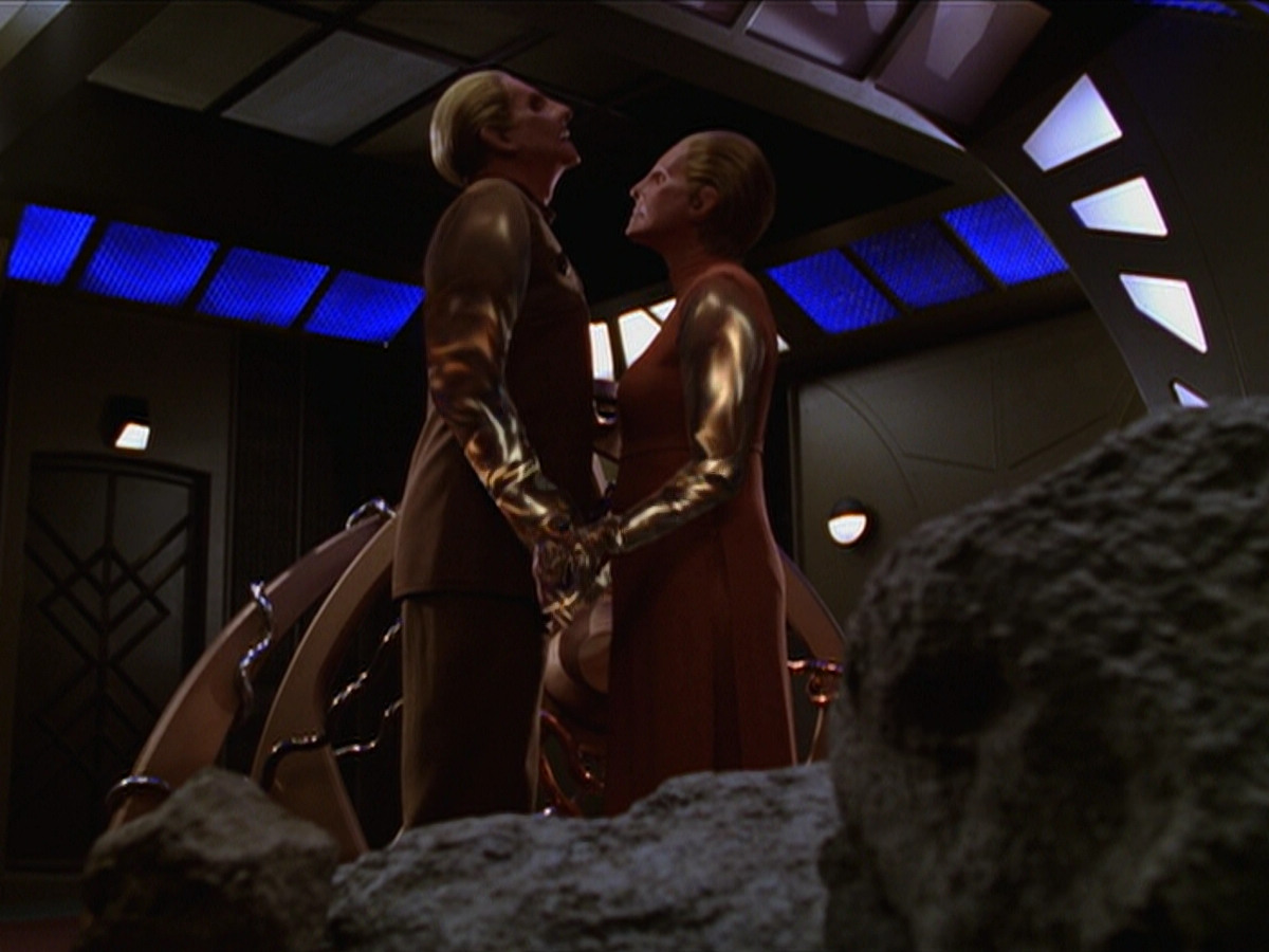 extant_StarTrek_DS9_6x04-BehindTheLines_03308.jpg