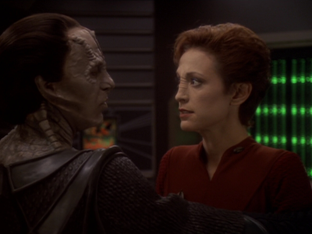 extant_StarTrek_DS9_6x04-BehindTheLines_03343.jpg