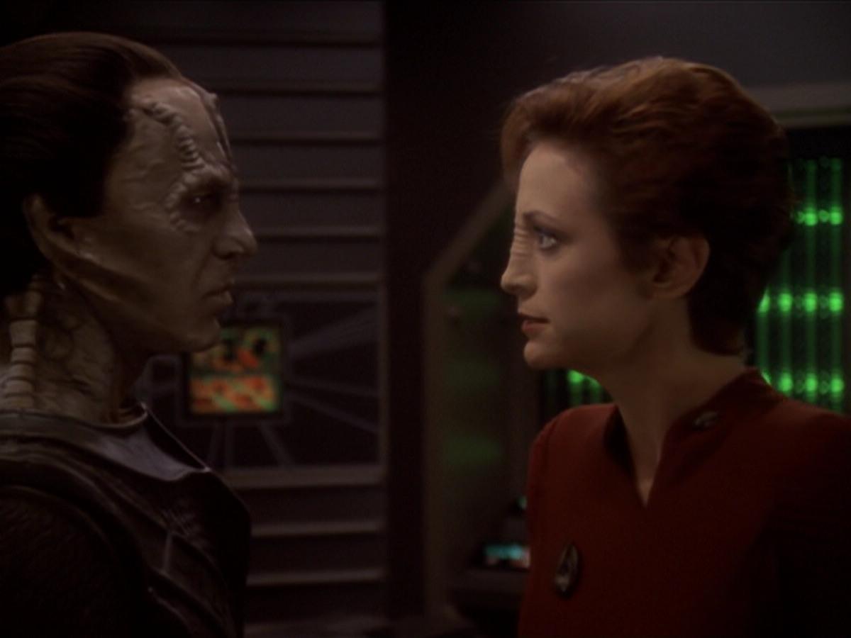 extant_StarTrek_DS9_6x04-BehindTheLines_03347.jpg