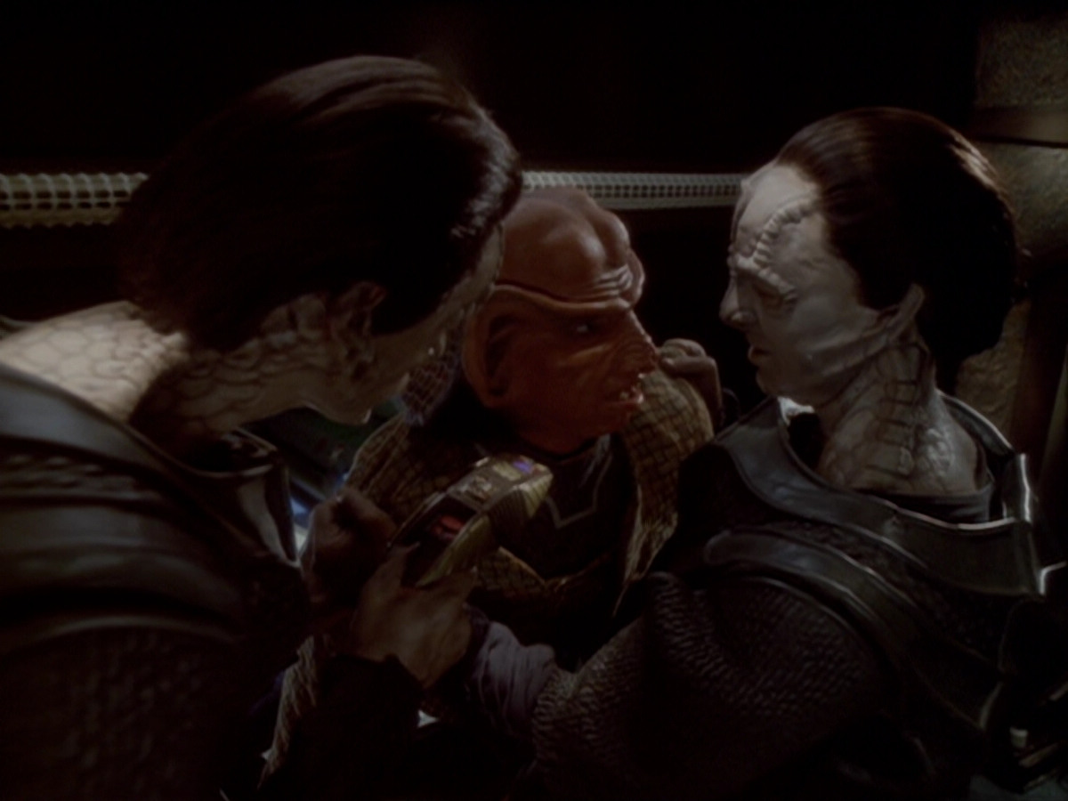 extant_StarTrek_DS9_6x04-BehindTheLines_03399.jpg